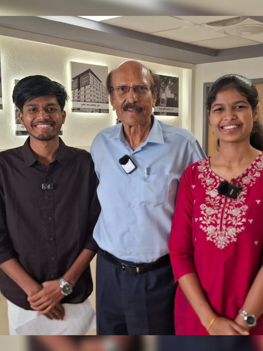 Shubham Galande with Padma Shri Pratap Pawar