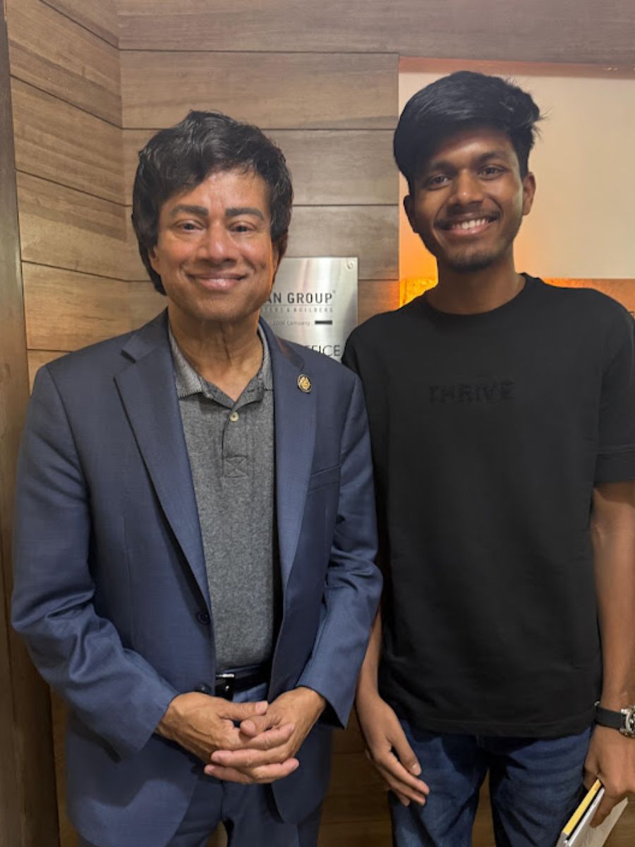 Shubham Galande with Congressman Shri Thanedar